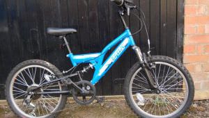 Boys Bike, Blue and White, with 20" wheels (Dual Suspension)