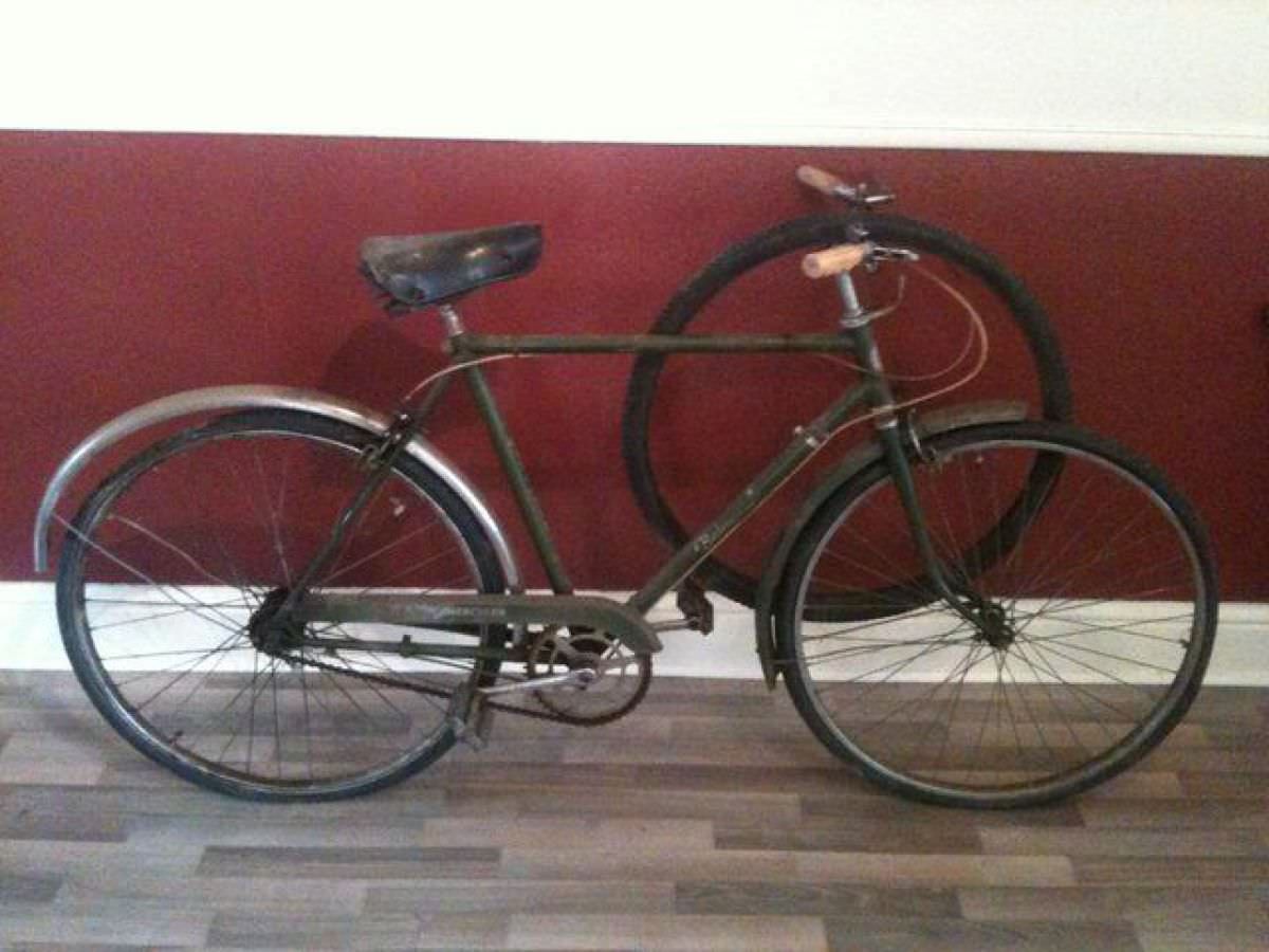 Mens Herculese Balmoral Bike (For restoration)