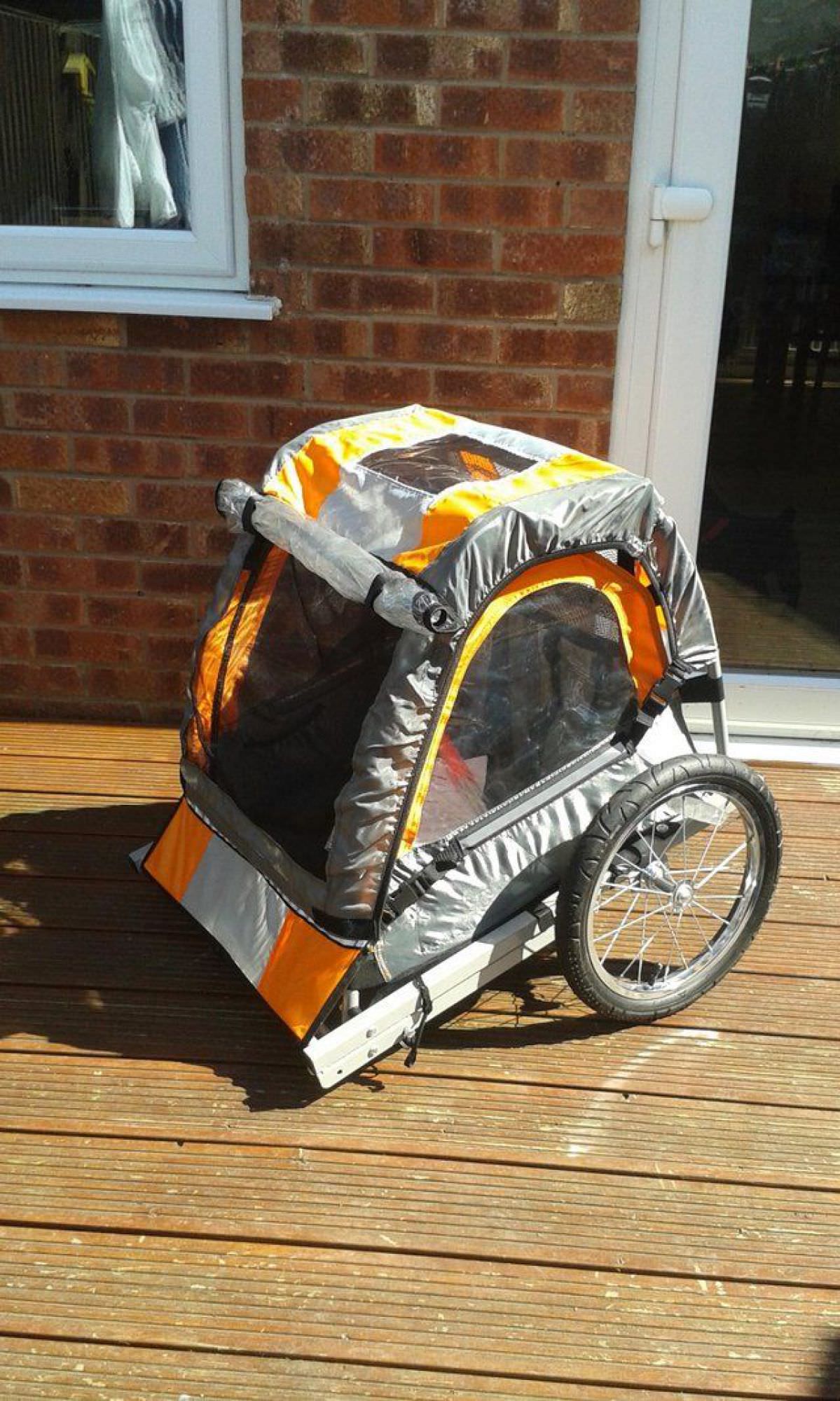 Two seater bicycle trailer