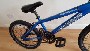 Apollo BMX Bike - 20 inch wheels. (Suit age: 8 to 16 years).