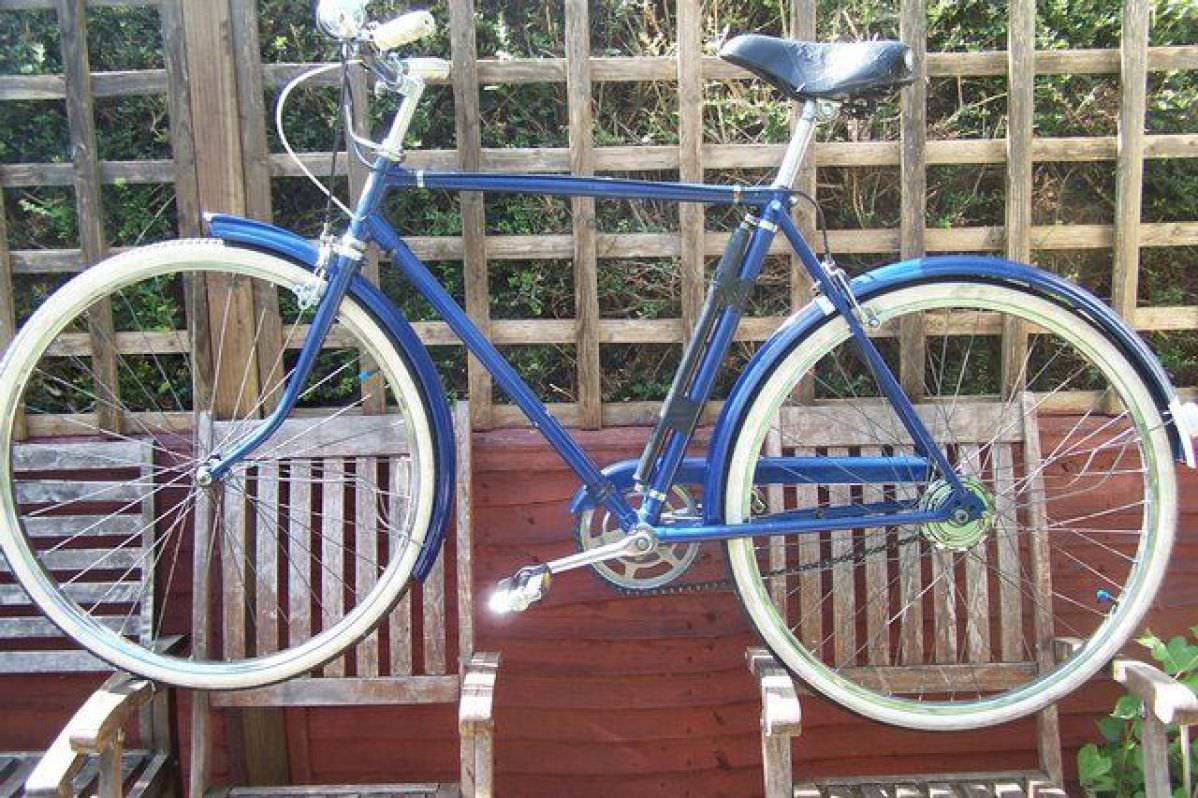 Sturmey Archer 3-speed dyno-hub bicycle