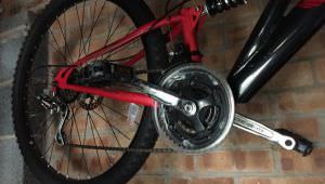 Dual suspension mountain bike
