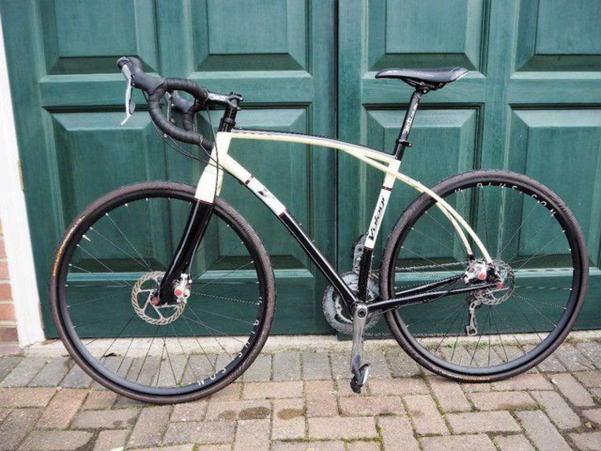 2014 Volagi Viage (size 55cm) - Gravel Bike