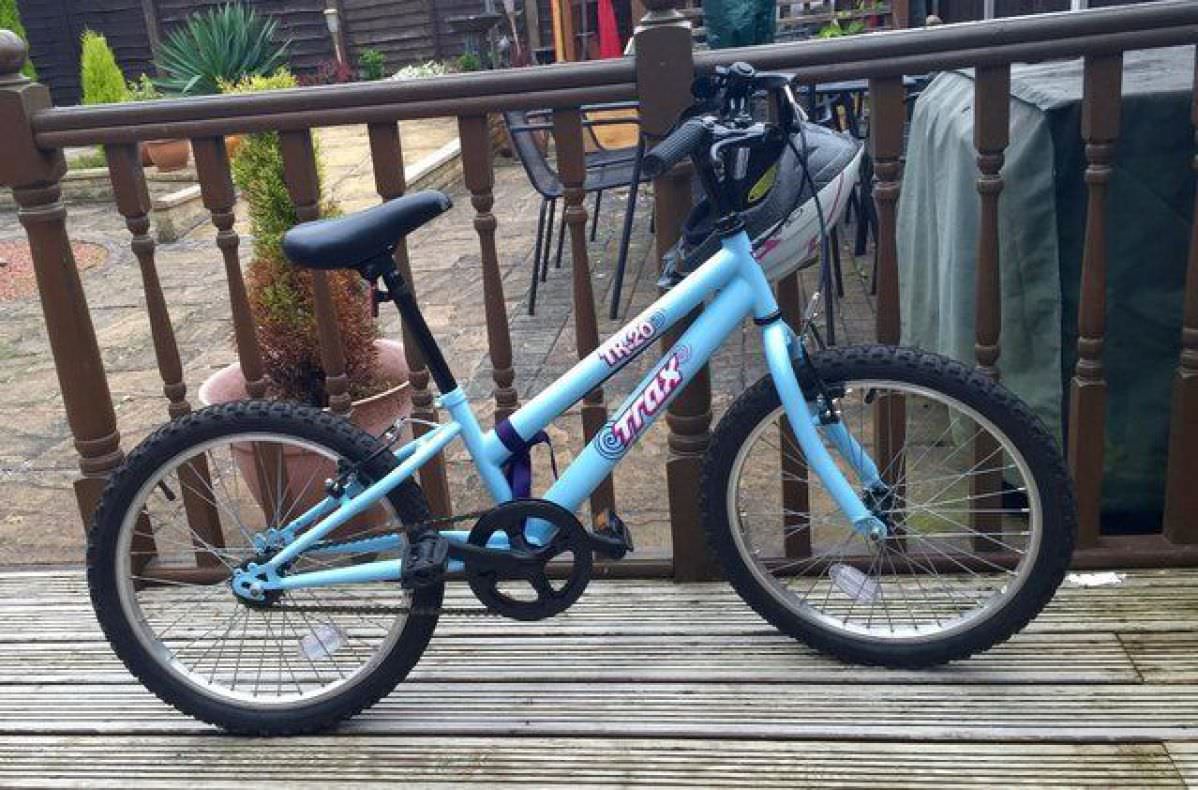 GIRLS TRAX TR20 MOUNTAIN BIKE EXCELLENT COND 7 9 YEARS 20 IN
