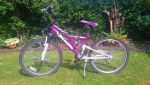 Skedaddle Orchid Girls Bike 18 Gear