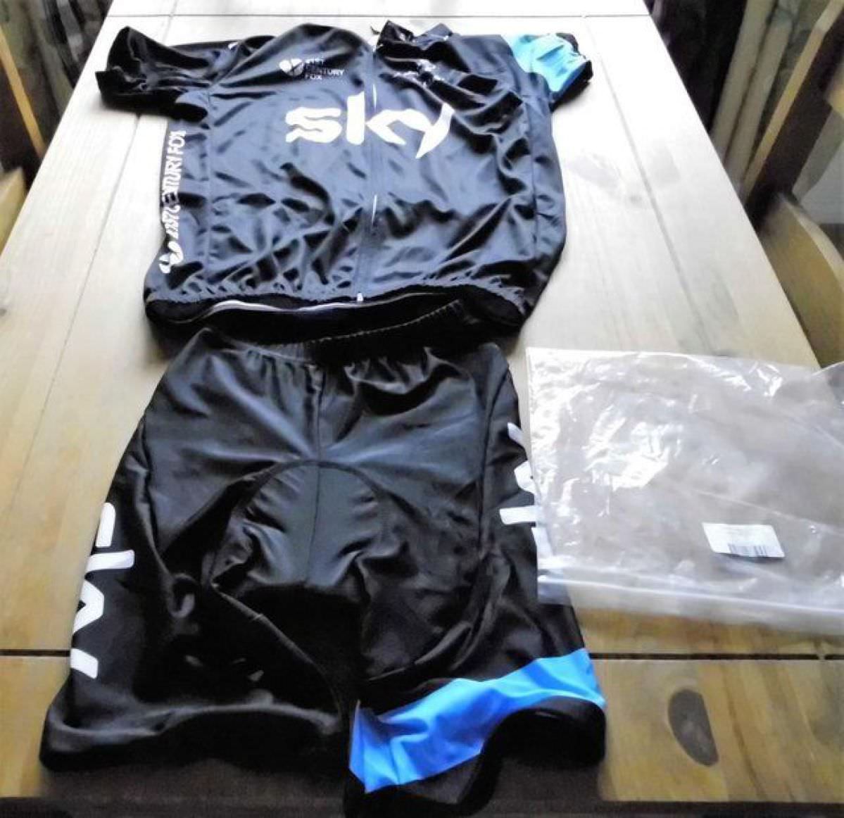Sky Cycling Top and Shorts new with Tags must See