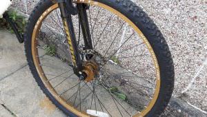 Dual suspension 18 speed mountain bike with disc brakes